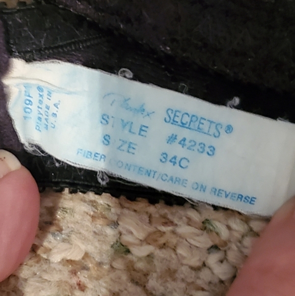 Bra 34c Playtex secrets black underwire lace  no padding - Picture 3 of 3